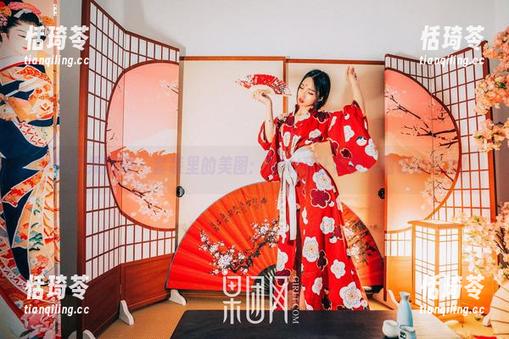 GIRLT果团网 - 套装里的美图：Betty让你秒入图包的理由！