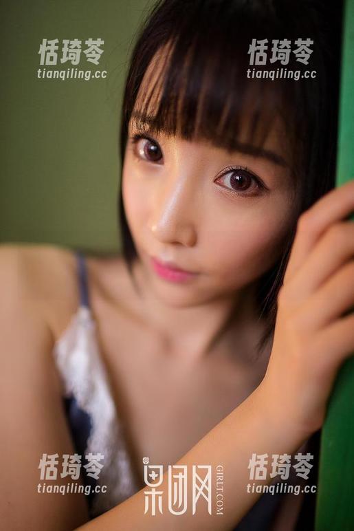 GIRLT果团网 - 打造职场另一面，松果儿办公室写真图册开启‘工作’新视角