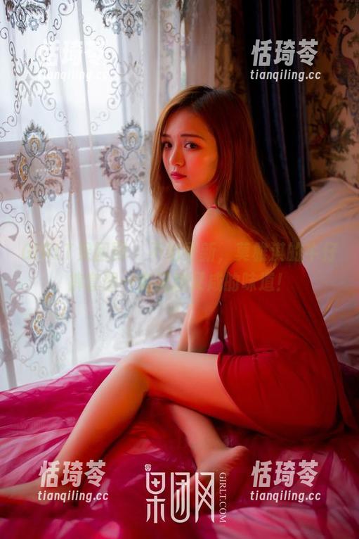 GIRLT果团网 - 不怕更新，莫雅淇的牛仔裤套图一定又糖又咸的味道！