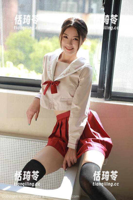 MFStar模范学院 - 哎呀，Manuela玛鲁娜的黑丝写真一出，连冬天都暖和了几分？