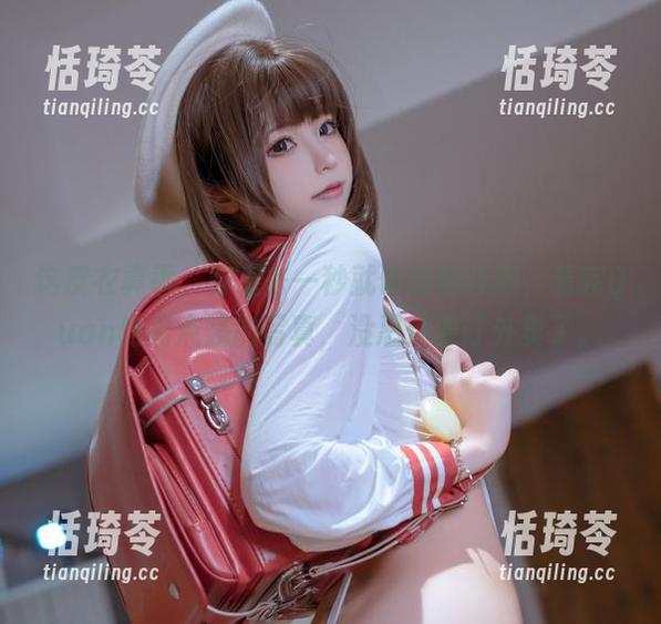 这皮衣真乖，穿上去一秒就饥饿感爆棚，看完Quan冉有点饿的写真，没忍住要订外卖了。