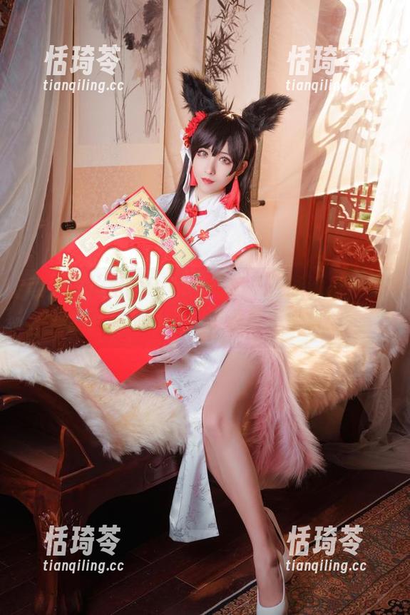 Rioko凉凉子 哇,图片里的Rioko凉凉子在泳池里,看得我心都凉了,资源真不错啊!