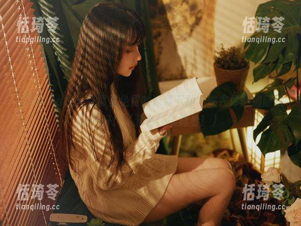 从Shika小鹿鹿那里免费的泳装下载，快去体验加藤惠的美好！（预警：认真看！）