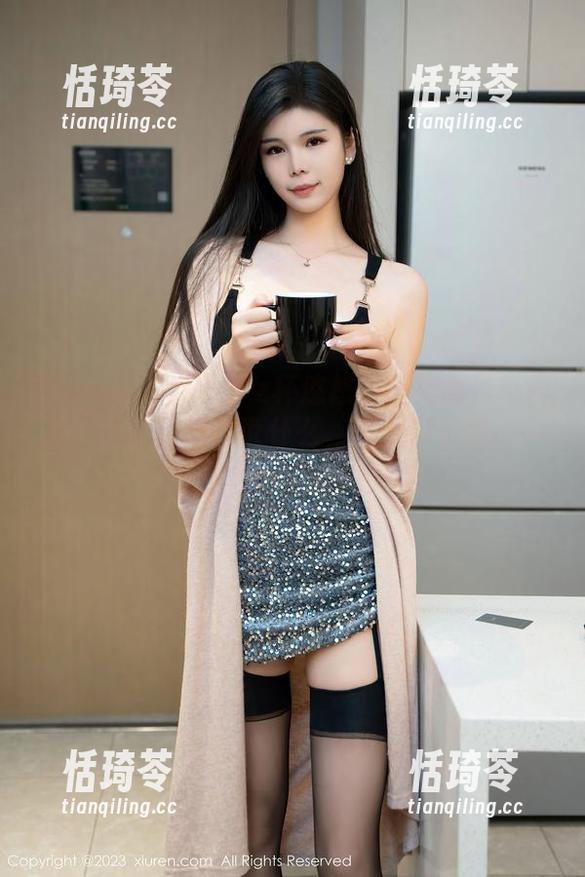 Xiuren秀人网 - z杯悠悠的旗袍高清写真集，穿得好像在说什么，但我没听懂……就挺好看的嘛！