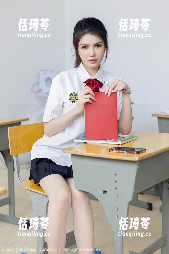 Xiuren秀人网-婕西儿jessie Xiuren秀人网 - 连体衣图册里的婕西儿jessie,简直让我想问:她是什么时候学会这么优雅的?这衣服加分不少啊。