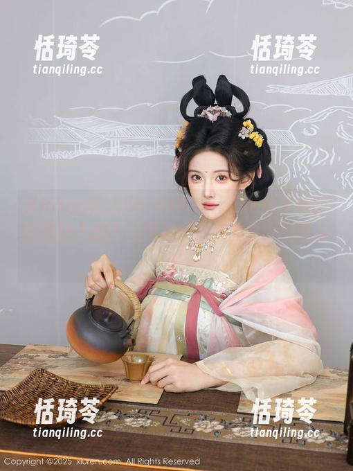 Xiuren秀人网 - 萌琪琪Irene私房美图拍得让人忍不住想问，泳池的水是泡澡水吗？