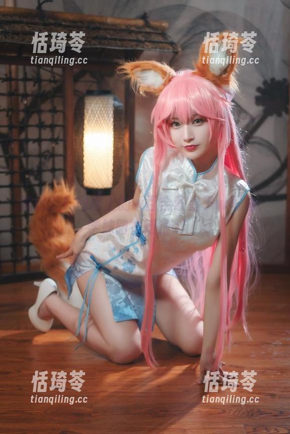 就这？！网盘上的w百合欧皇子w写真，学妹陪衬得很eh！