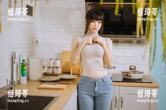 一智智皮衣的套图，穿上就觉得自己可以挑战风来的嘴炮术，别问，问就是有气场！