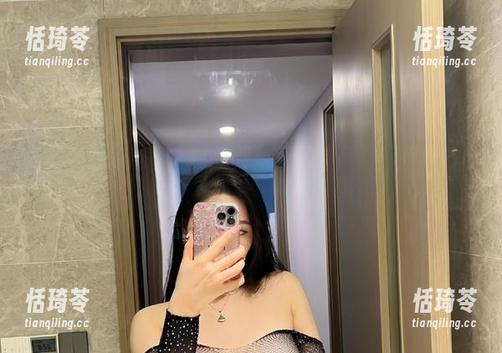 微密圈 - 不爱笑的赛琳的新黑丝系列让人根本停不下眼睛，图片更新就是精神食粮！