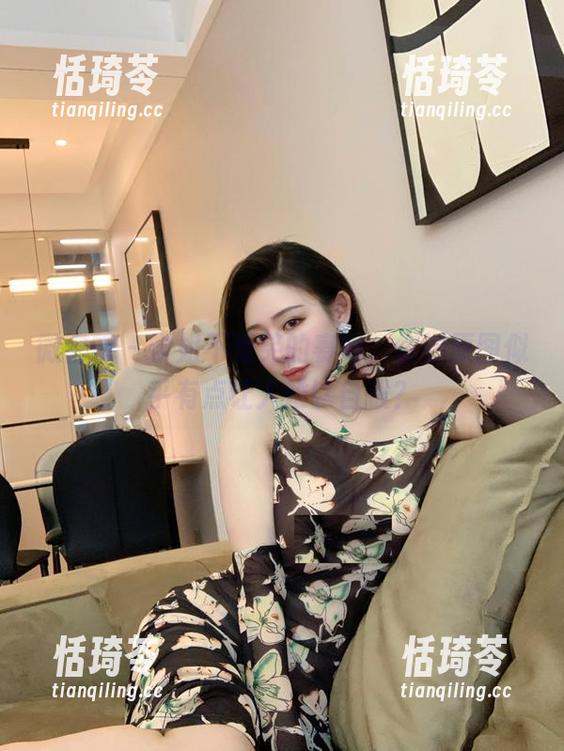 不爱笑的赛琳 微密圈 - 学姐不爱笑的赛琳,你的原图似乎有点让人难以自拔?