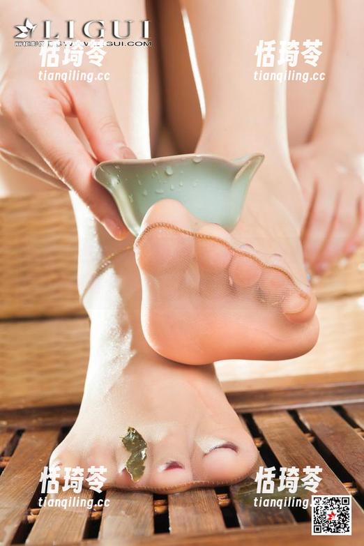 丽柜 - 悠悠这红裙，真有点过于洗眼了吧？美图看个够，套图也不简单，哈哈！