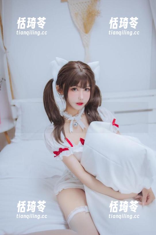 这个图册，我就说句，仙女月里的女孩们，有点怪