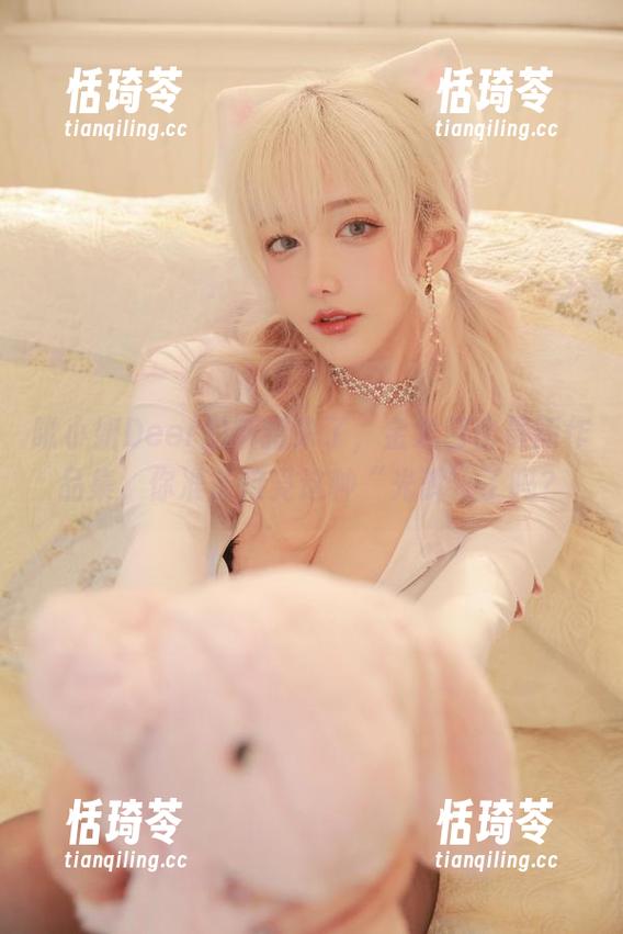 啾小妍Deer的新招来了，金发芭比最新作品集，你准备接受这种“光辉”了吗？