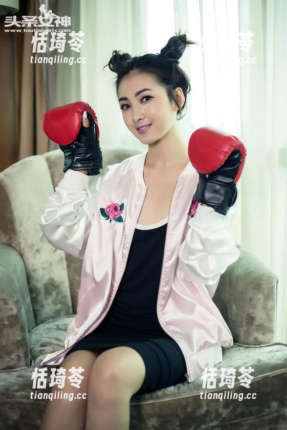 头条女神 - 说真的，陈怡曼的粉色作品让人忍不住想吃棉花糖……（图片太诱人了）