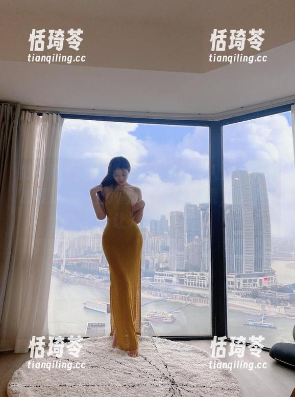 微密圈 - 奶宝妹纸的后背太迷人，观看的时候就像配上了背影杀手的滤镜，作品真让人心慌！