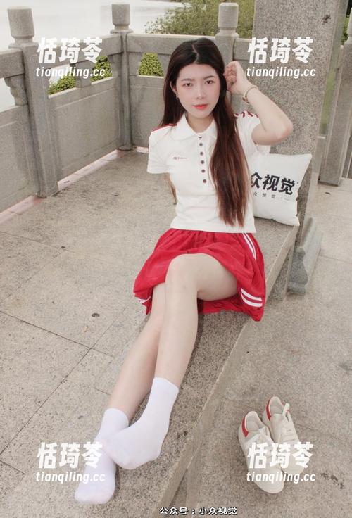 小众视觉 - 夏日美图中的婷婷，这气色我想问你做了什么保养？