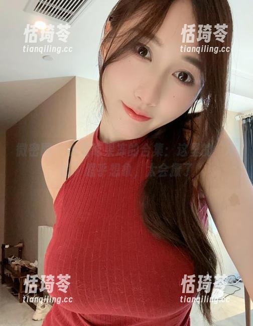 微密圈 - 小玉吃果冻的合集：这里的“本钱”超乎想象，太会撩了
