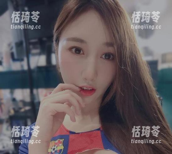 微密圈 - 更新通知！小玉吃果冻的原图又带给我新灵感，天花板只想低头！