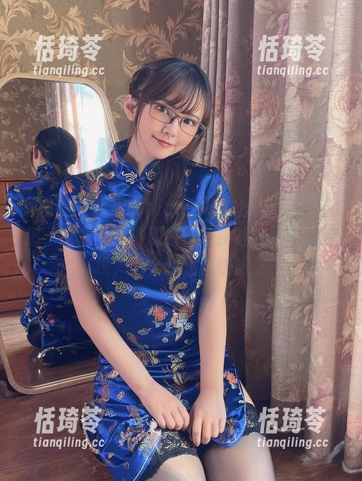 张思允nice 微密圈 - 张思允nice,你的旗袍可真有意思,这些写真资源好像在挑战我的审美底线,怎么想怎么怪哦。