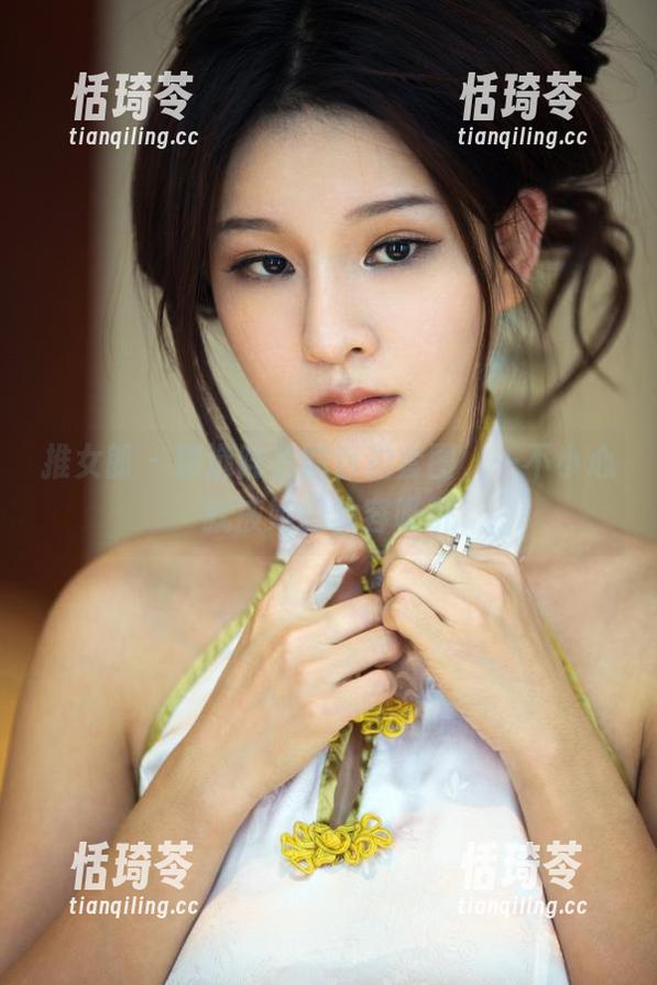 推女郎 - 精选陆瓷的自拍套图，一不小心就被她的妆容吸引