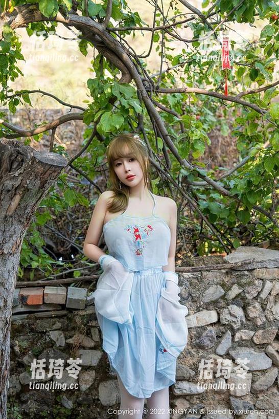 星颜社-安安Angel 星颜社 - 安安Angel位于黑白之间,写真分享里的色彩与无色