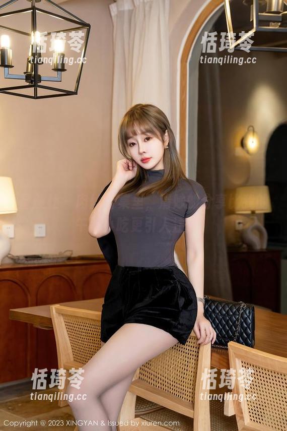 星颜社 - 肉丝合集里，清妙的分享比我的午间小吃更引人注目！