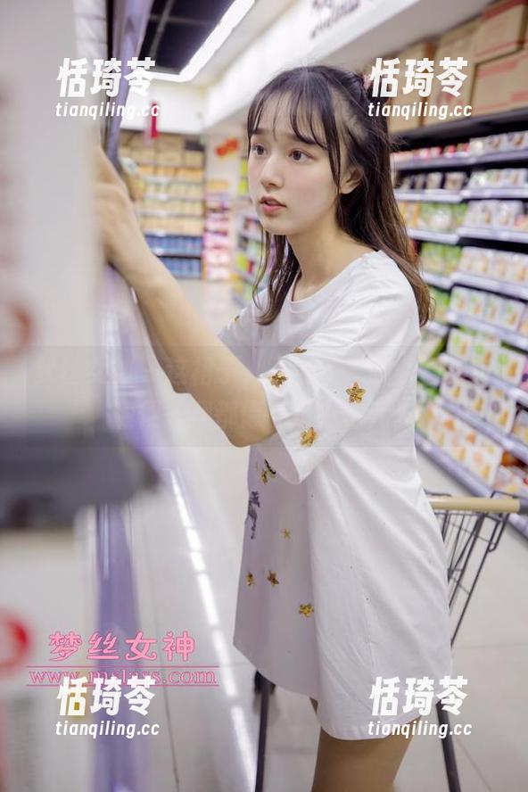 梦丝女神 - 这裙子，不说了，晓晓图集中随便一翻都像在逛小馆儿。