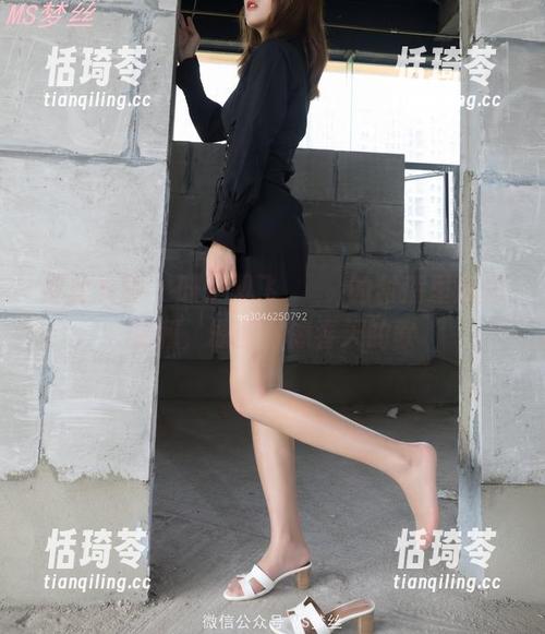 梦丝女神 - 叶子飘飞，玥玥的村落里满是福利，原图就像春天的歌