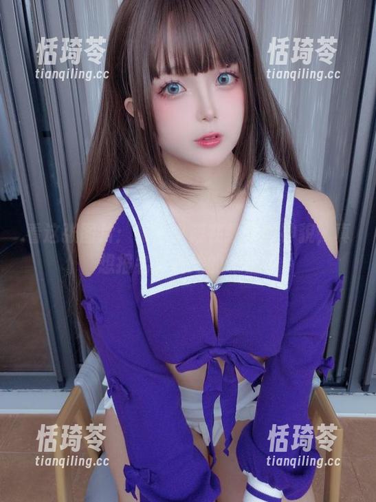 看这张图片：樱井小莜在教室的神貌，真想报名参加她的课程！