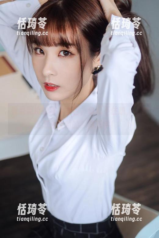 看泥泥汝的猫女图包，总忍不住想，“你是怎么做到的？真想学！”