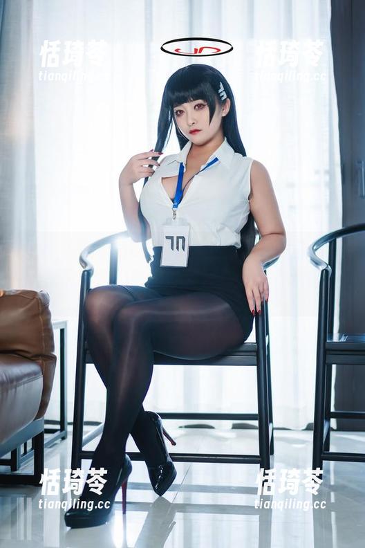突然，洛璃LoLiSAMA的比基尼写真合集让我意识到，除了沙滩还有这么多选择啊。