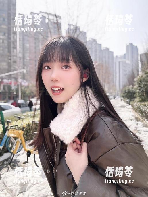 一组黑太子的炸酱沐沐写真，心里默念你别太迷人。