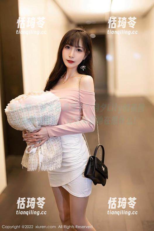 秀人网 - 泳衣还是浮云？月夕Lily的美图让我眼花缭乱，好想知道她在想什么！