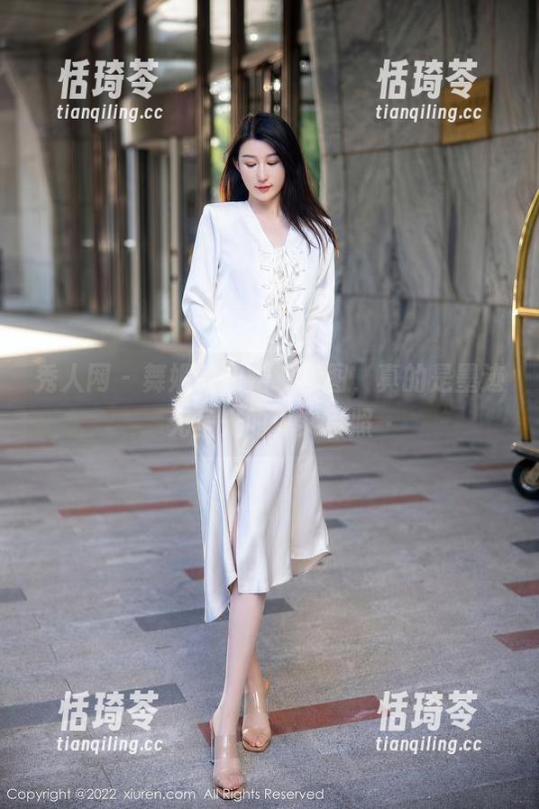 秀人网 - 舞媚歆的婚纱套图，真的是墨迹无圣光的真实写照