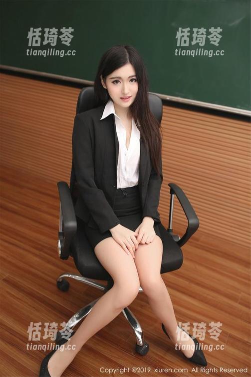秀人网 - 全套女孩原图，艺轩快来回应我这个‘画’迷！