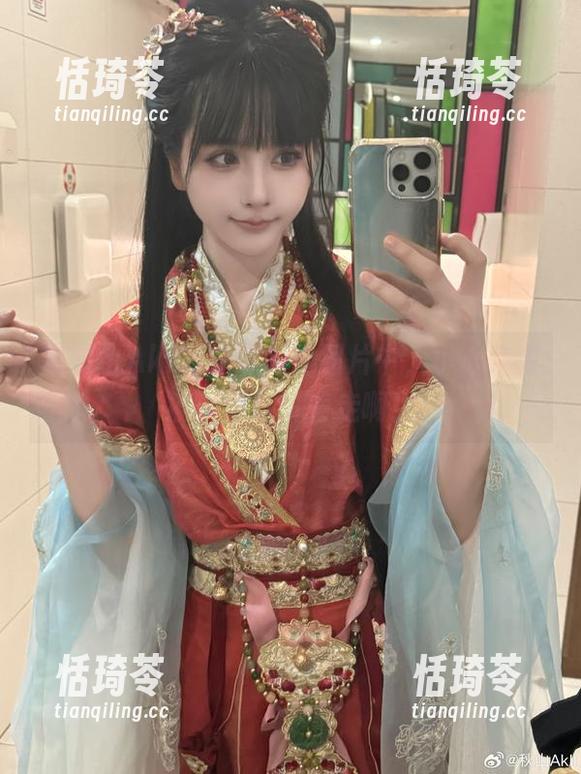 在秋山AkI的神奇旅拍图片中，小心你会被资源牵引着走啊！