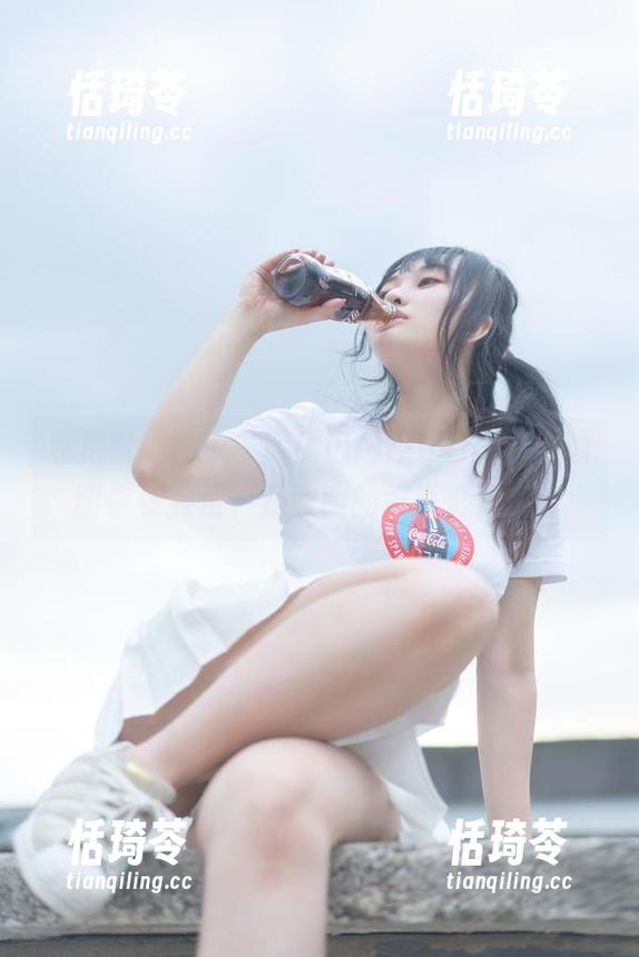 私拍时间到了，脱尾巴Mizuki的修女原图你看到没？辣眼睛的好奇心爆棚！
