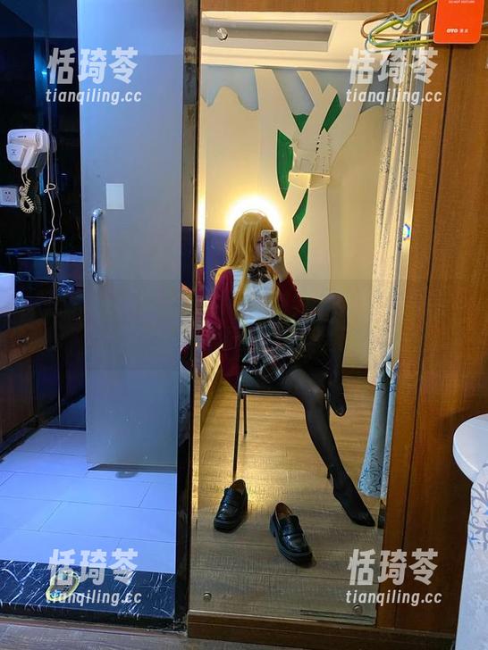 想知道芋圆侑子如何在浴缸里优雅地搞事情？这一波更新不容错过！