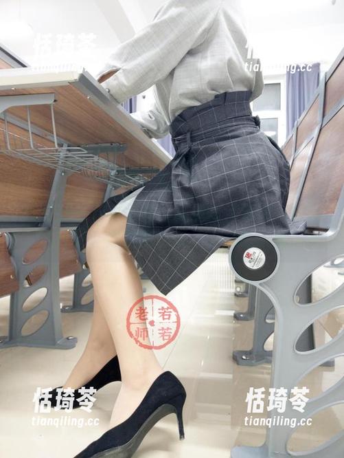 微密圈 - 若若老师牛仔裤高清套图：裤子太好了，我决定不说话，只想欣赏！
