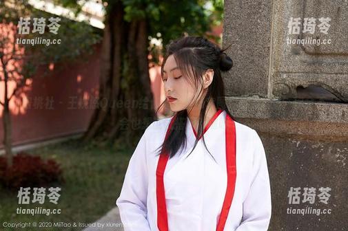 蜜桃社 - 王婉悠Queen给你奉上丝袜套图，看到这里，你会不会也想试试搭配？嘿嘿