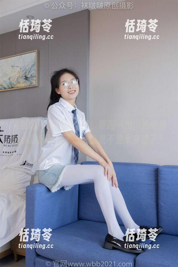 袜啵啵 - 果果的裸足，原图一出，心中那个小剧场开演了——我是不是太多想了？