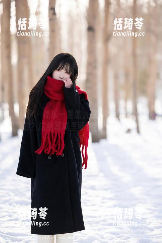 语画界 - 林乐一是怎么想到裤里丝这个主题的？这组写真里可藏着不少小心思。