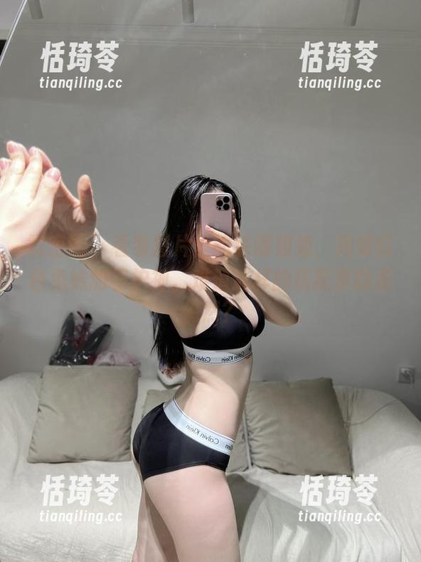 微密圈 - 看着图片里的铁锤姐姐，宛如红色兔妹的守护神。难道这样的搭配真的是偶然？