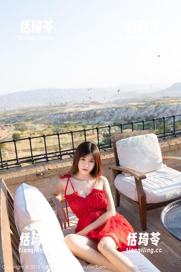 魅妍社-王婉悠 魅妍社 - 精选王婉悠户外摄影,为什么她总是和随风飘来的叶子合影?